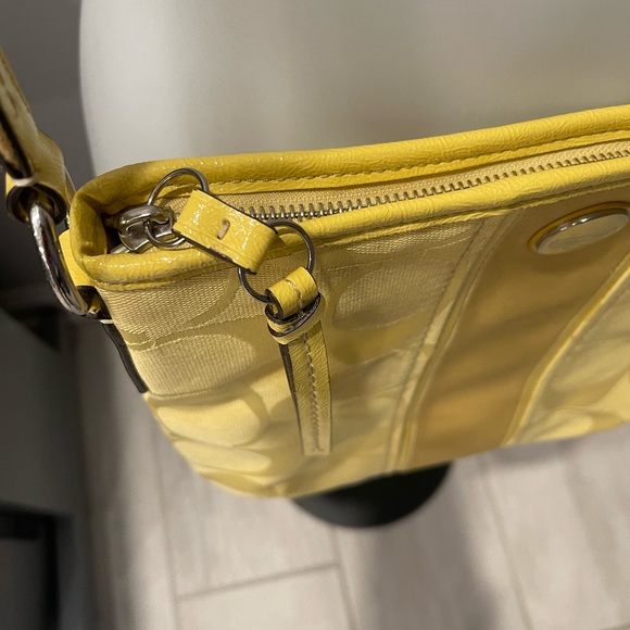 Coach Signature Stripe Duffle Shoulder Crossbody Bag F21905 Bright Yellow - Picture 9 of 16